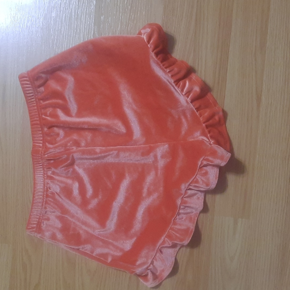 Velvet Ruffled Shorts - Picture 4 of 4